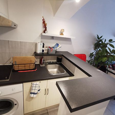 Studio Et Stationnement Offert Centre Hyères Exterior foto